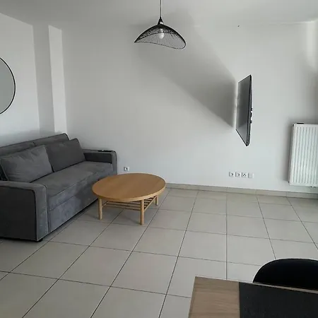 Cosy Avec Garage Et Terrasse Près De La