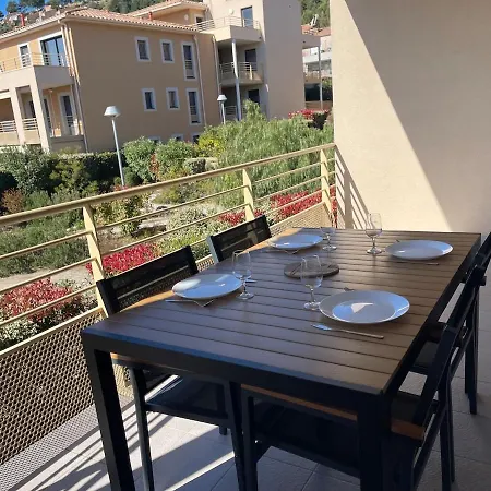 Cosy Avec Garage Et Terrasse Près De La